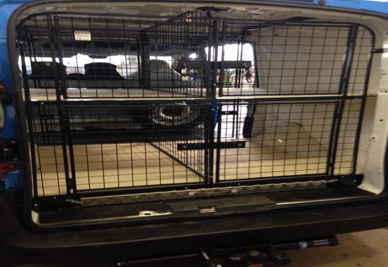 Dog cages hotsell for peugeot partner